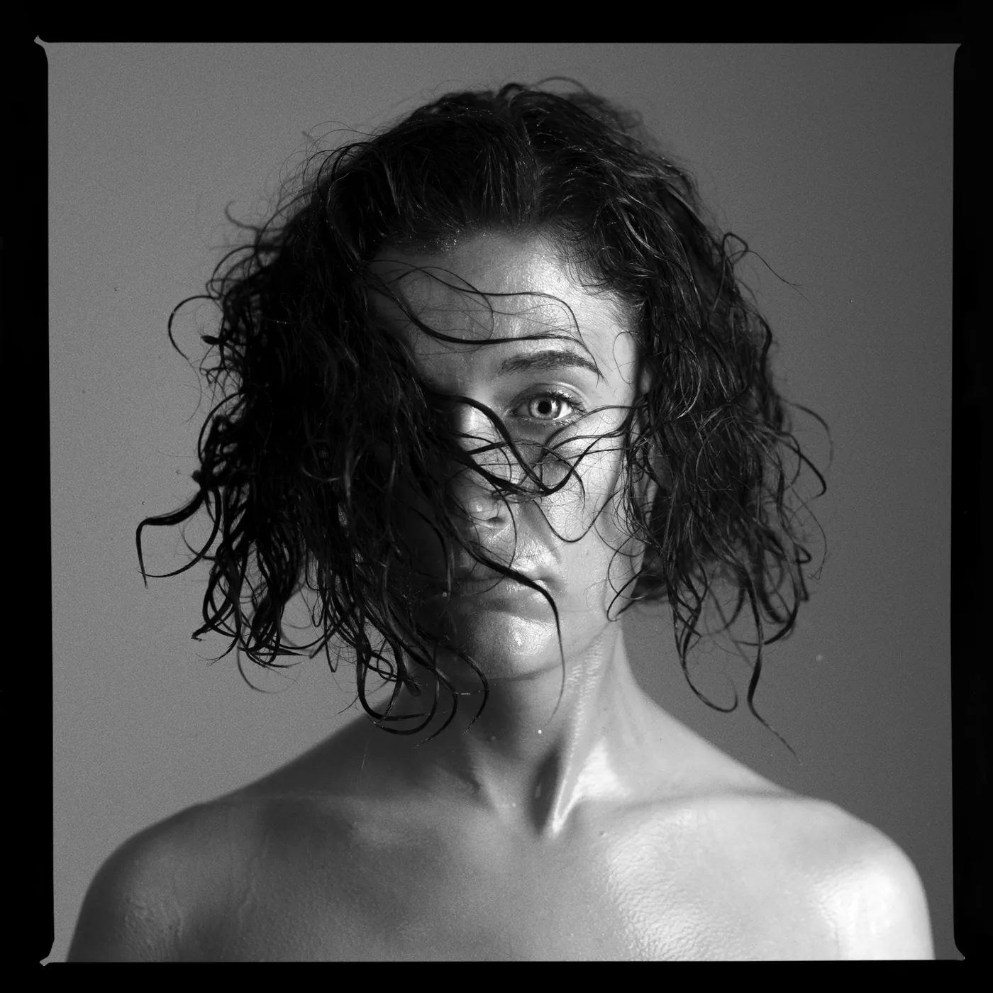 Porträt 60 von 80 aus „Porträtbuch“, aufgenommen 2016 mit einer Hasselblad H5D von Yago Partal.
